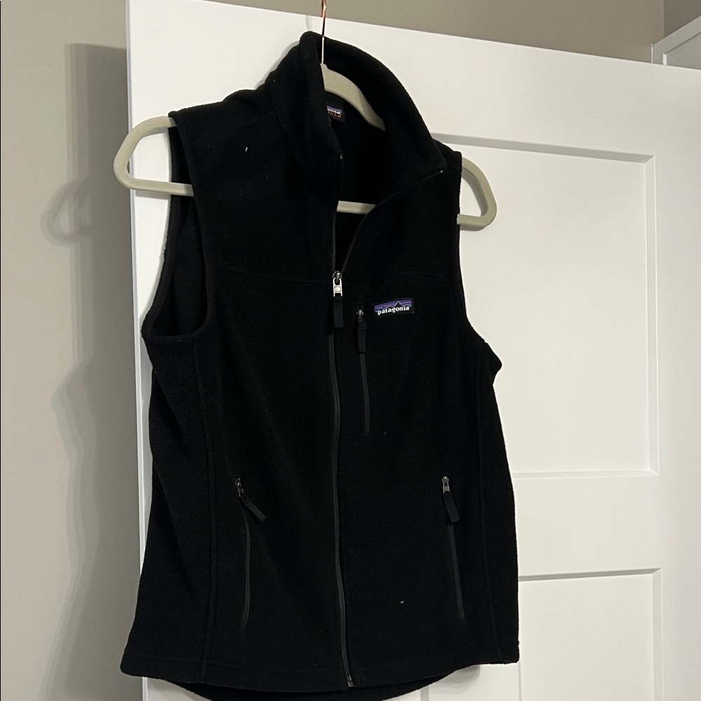 Patagonia synchilla black fleece vest - small